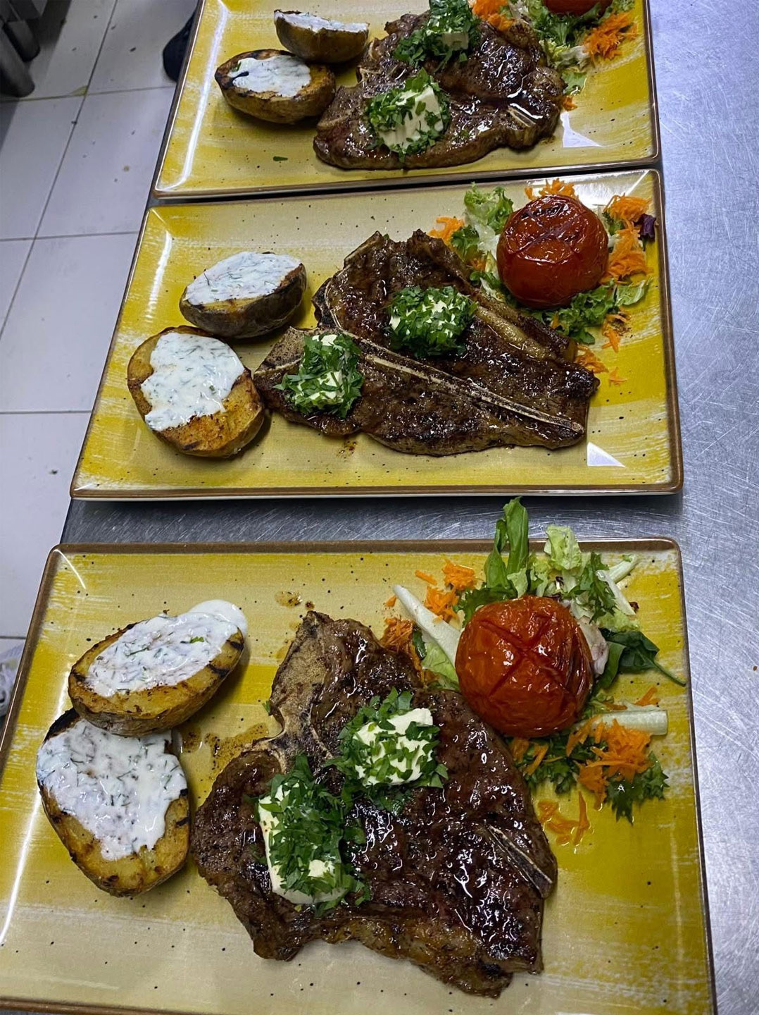 T-Bone pentru că are şi muşchi ţigănesc şi muşchi românesc