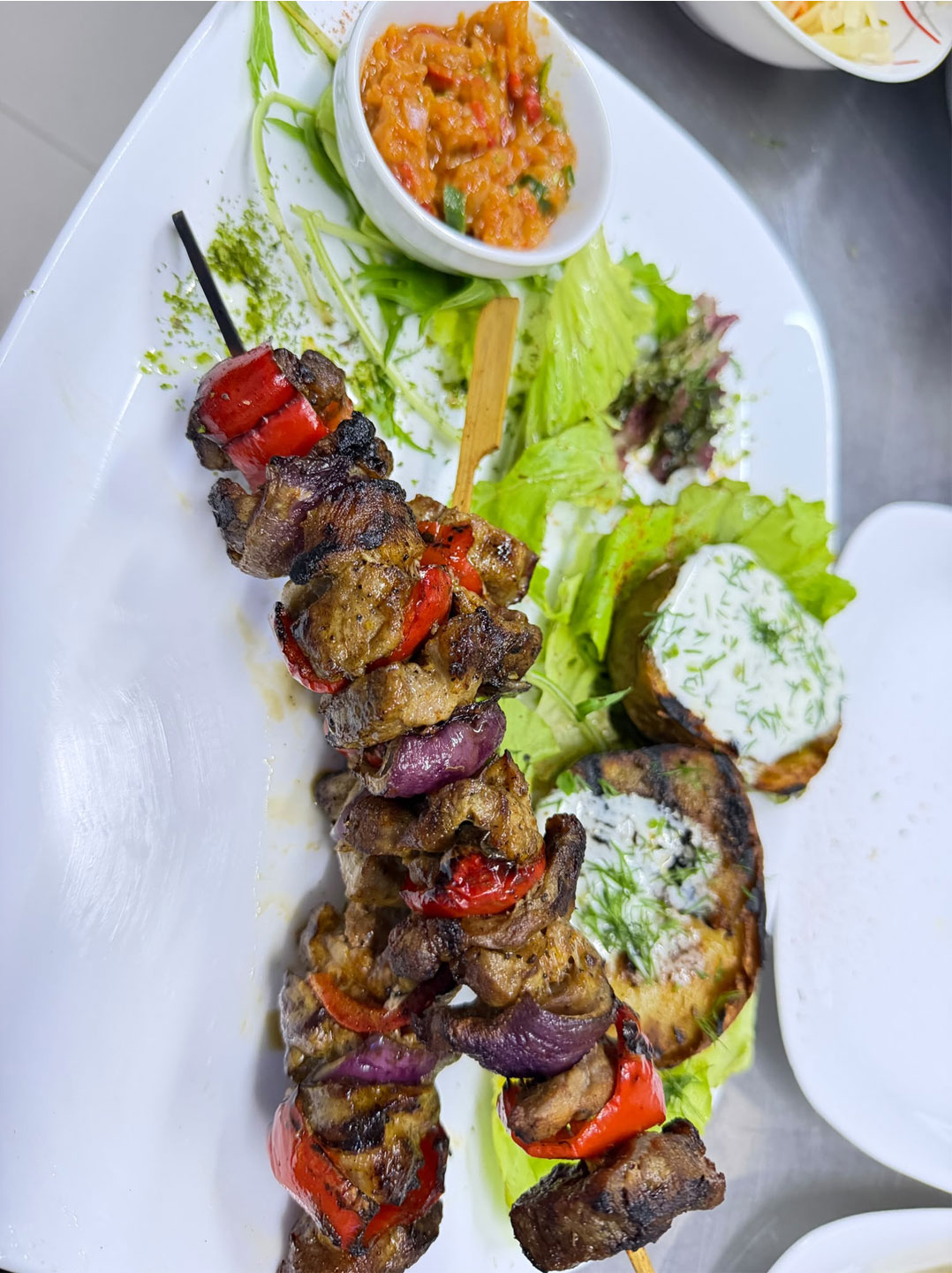 Scobitoarea zmeului (doua) din carne din porc şi legume